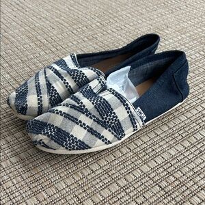 Toms Women’s Size 9